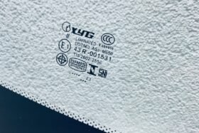 Предно стъкло TOYOTA YARIS I 2003-2006-3 на ниска цена