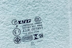 Предно стъкло TOYOTA YARIS III 2011-2020-3 на ниска цена