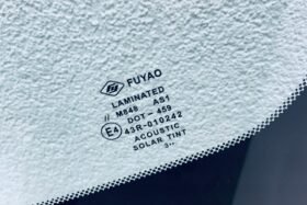 Предно стъкло TOYOTA YARIS IV 2020- MAZDA 2 2022- АКУСТИКА+КАМЕРА+СЕНЗОР-3 на ниска цена