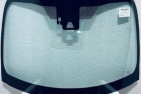 Предно стъкло TOYOTA YARIS IV 2020- MAZDA 2 2022- АКУСТИКА+КАМЕРА+СЕНЗОР на ниска цена