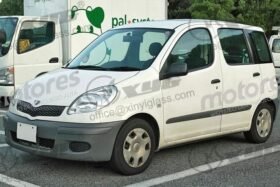 ПРЕДНО СТЪКЛО TOYOTA YARIS VERSO MPV 2002-2005-2 на ниска цена