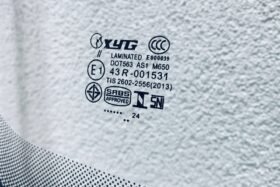 ПРЕДНО СТЪКЛО VOLKSWAGEN CADDY 2004-2011 АНТЕНА-3 на ниска цена