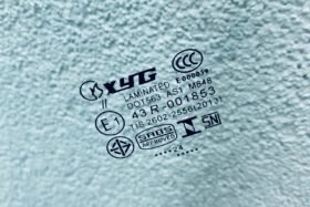 ПРЕДНО СТЪКЛО VOLKSWAGEN GOLF II / JETTA II 1983-1991-2 на ниска цена