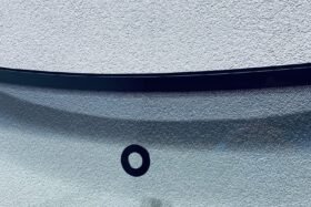 ПРЕДНО СТЪКЛО VOLKSWAGEN GOLF IV/BORA 1997-2004 СЕНЗОР-2 на ниска цена