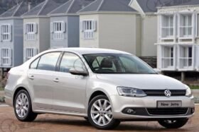 ПРЕДНО СТЪКЛО VOLKSWAGEN JETTA - ВЕРСИЯ САЩ - 2010-2014 СЕНЗОР-3 на ниска цена