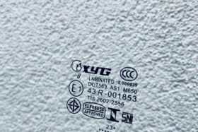 ПРЕДНО СТЪКЛО VOLKSWAGEN PASSAT B8 СЕДАН/КУПЕ 2014- СЕНЗОР-3 на ниска цена