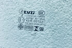 ПРЕДНО СТЪКЛО VOLKSWAGEN TOURAN 2007-2011 С КЛЮЧ ЗА ОГЛЕДАЛОТО-3 на ниска цена