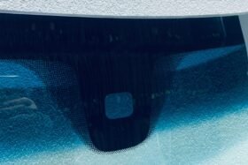 Предно стъкло VOLVO S80 V70 XC70 2006- АКУСТИКА+СЕНЗОР-2 на ниска цена