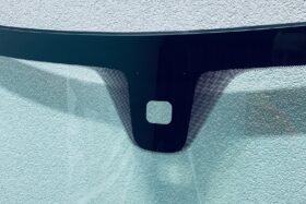 Предно стъкло VOLVO S80 V70 XC70 2006- АКУСТИКА+СЕНЗОР-2 на ниска цена