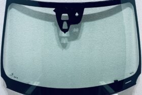 Предно стъкло VOLVO V40 CROSSCOUNTRY 2012- СЕНЗОР + КАМЕРА + ОТОПЛЕНИЕ на ниска цена