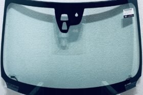 Предно стъкло VOLVO V40 CROSSCOUNTRY 2012- СЕНЗОР + КАМЕРА + ОТОПЛЕНИЕ на ниска цена