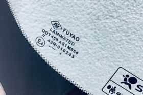 Предно стъкло VOLVO V40 CROSSCOUNTRY 2012- СЕНЗОР+КАМЕРА+ОТОПЛЕНИЕ-3 на ниска цена