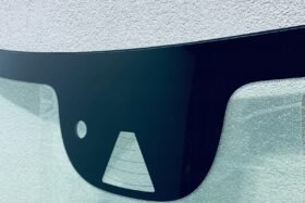 Предно стъкло VOLVO V60 S60 2018- АКУСТИКА+КАМЕРА+ДАТЧИК ЗА ОТОПЛЕНИЕ+ОРИГИНАЛ-2 на ниска цена