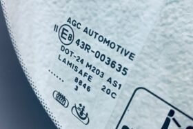 Предно стъкло VOLVO XC60 2016- АКУ+КАМ+СЕН+ОГР+GPS-3 на ниска цена