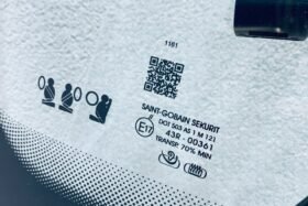 Предно стъкло VOLVO XC90 2015- АКУСТИКА + КАМЕРА + СЕНЗОР + ОТОПЛЕНИЕ + GPS-3 на ниска цена