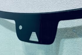 Предно стъкло VOLVO XC90 2015- АКУСТИКА+КАМЕРА СЕНЗОР+GPS+HUD-2 на ниска цена