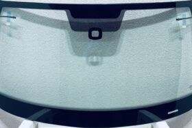 Предно стъкло VW BEETLE 3D 2011- СЕНЗОР+АНТЕНА на ниска цена