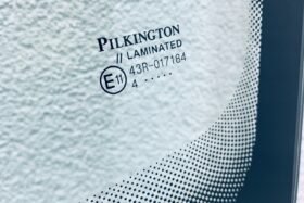 Предно стъкло VW CADDY 2004--3 на ниска цена