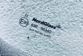 Предно стъкло VW CADDY 2004-2015 СТАНДАРТ+GPS-3 на ниска цена