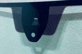 Предно стъкло VW CADDY 2021- FORD CONNECT 2022- АКУСТИКА+КАМЕРА+СЕНЗОР-2 на ниска цена