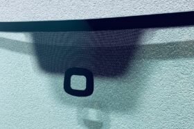 Предно стъкло VW EOS 2006-2015 СЕНЗОР ЗА ДЪЖД/ЗАЗОР.-2 на ниска цена