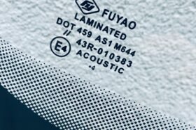 Предно стъкло VW GOLF 5 V 2003-2008 GOLF 6 VI 2008-2012 АКУСТИКА+СЕНЗОР-2 на ниска цена