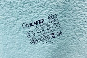 Предно стъкло VW GOLF II VW JETTA 1983-1991-2 на ниска цена