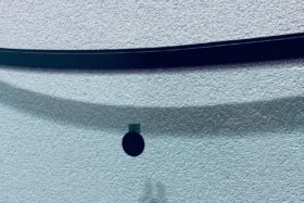 Предно стъкло VW GOLF IV GTI VW BORA 1997-2004 СИНЬО-2 на ниска цена