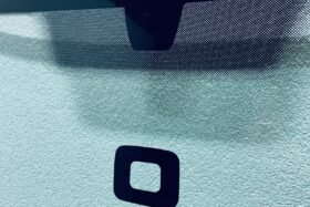 Предно стъкло VW GOLF PLUS 2005-2014 СЕНЗОР ЗА ДЪЖД/ЗАЗОР.-2 на ниска цена