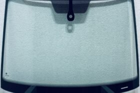 Предно стъкло VW GOLF SPORTSVAN 2014-2016 АКУСТИКА+СЕНЗОР на ниска цена