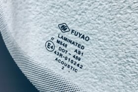 Предно стъкло VW GOLF V VI HBK 2003-2012 АКУСТИЧНО-3 на ниска цена