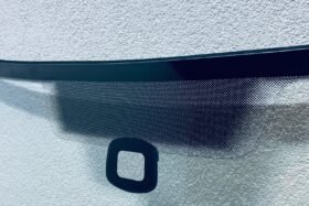 Предно стъкло VW GOLF V VI HBK 2003-2012 СОЛАРИЧНО + СЕНЗОР-2 на ниска цена