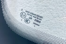 Предно стъкло VW GOLF VII 2012-2016 AKU+SEN-3 на ниска цена