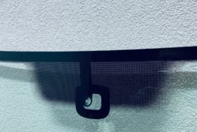 Предно стъкло VW PASSAT B6 2005-2010 АКУСТИКА+СЕНЗОР+ОТОПЛЕНИЕ+OE-2 на ниска цена