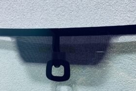 Предно стъкло VW PASSAT B7 2010-14 АКУ+СОЛ+СЕН+ГРЗ-3 на ниска цена