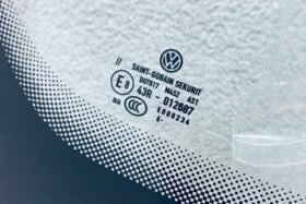 Предно стъкло VW PASSAT B8 2019- АКУСТИКА+СЕНЗОР+ОТОПЛЕНИЕ+OE-3 на ниска цена