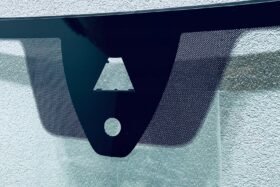 Предно стъкло VW POLO 2017- VW TAIGO 2021- АКУСТИКА+КАМЕРА+СЕНЗОР-2 на ниска цена