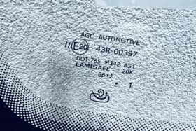 Предно стъкло VW TOUAREG 2018-AKU+КAM+СЕН+HUD-3 на ниска цена