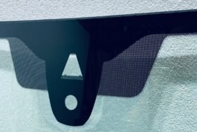 Предно стъкло VW TOUAREG 2018 - АКУСТИЧНО + КАМЕРА + СЕНЗОР + HUD-2 на ниска цена