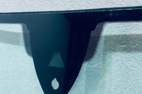 Предно стъкло VW TOUAREG II 2010- АКУ+КАМ+СЕН-3 на ниска цена