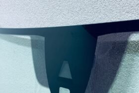 Предно стъкло VW TOURAN 2010-2015 AKU+KAM+СЕН+OE-2 на ниска цена