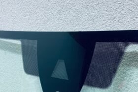 Предно стъкло VW TOURAN 2015- АКУСТИКА + КАМЕРА + СЕНЗОР + ОТОПЛЕНИЕ-2 на ниска цена