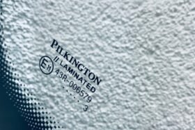 Предно стъкло VW TRANSPORTER T4 1990-2003 БЕЗЦВЕТНО-3 на ниска цена