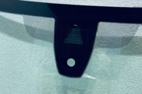 Предно стъкло за BMW 1 F40 2019 - АКУСТИКА + КАМЕРА + СЕНЗОР + HUD-2 на ниска цена