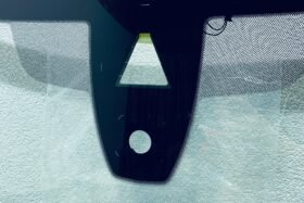 Предно стъкло за BMW 1 F40 2019 - АКУСТИКА + КАМЕРА + СЕНЗОР + HUD-2 на ниска цена