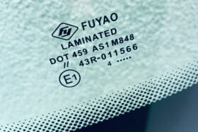 Предно стъкло за BMW 3 E90 E91 2005-2012 - СЕНЗОР+ПРОМОЦИЯ-3 на ниска цена