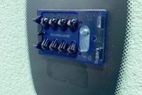 Предно стъкло за BMW 3 E90 E91 2005-2012 - СЕНЗОР+ПРОМОЦИЯ-4 на ниска цена