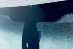 Предно стъкло за BMW 3 E93 CABRIO 2007-13 с датчик за дъжд/зазоряване.-2 на ниска цена