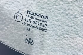 Предно стъкло за BMW 3 G20 G21 2018- АКУСТИКА+КАМЕРА+СЕНЗОР+HUD-3 на ниска цена