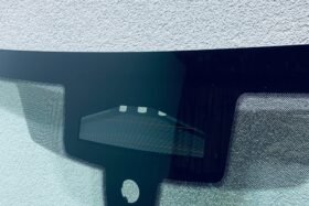 Предно стъкло за BMW 4 G26 2021 - АКУСТИКА + КАМЕРА + СЕНЗОР + HUD-2 на ниска цена